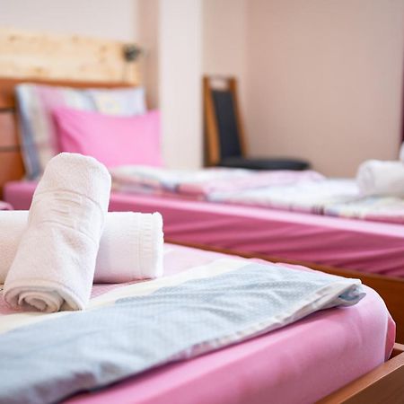 Hotel Holiday-M Охрид Екстер'єр фото