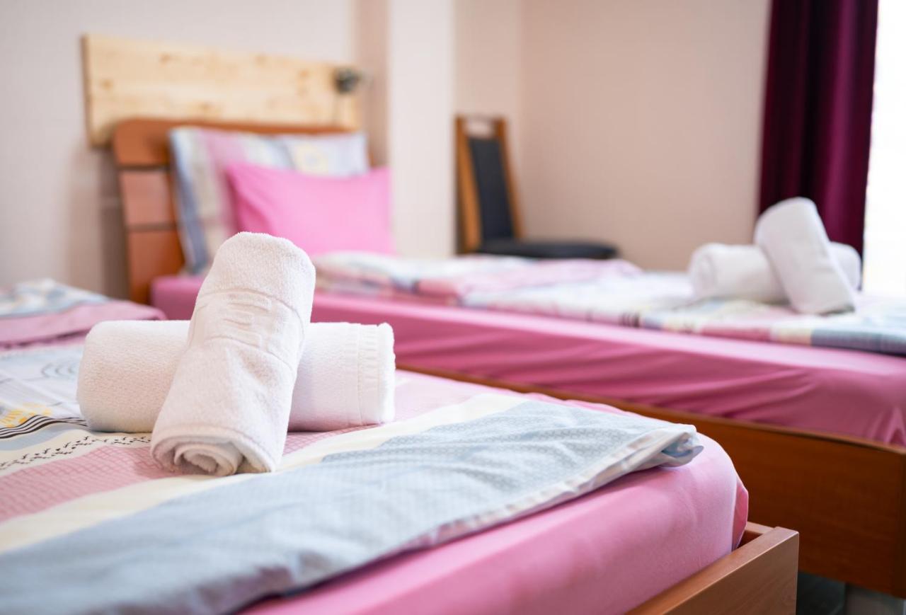 Hotel Holiday-M Охрид Екстер'єр фото