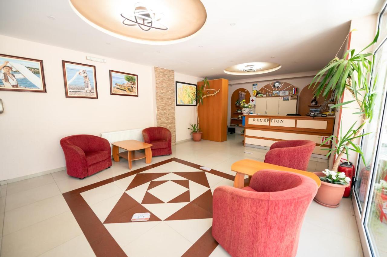 Hotel Holiday-M Охрид Екстер'єр фото