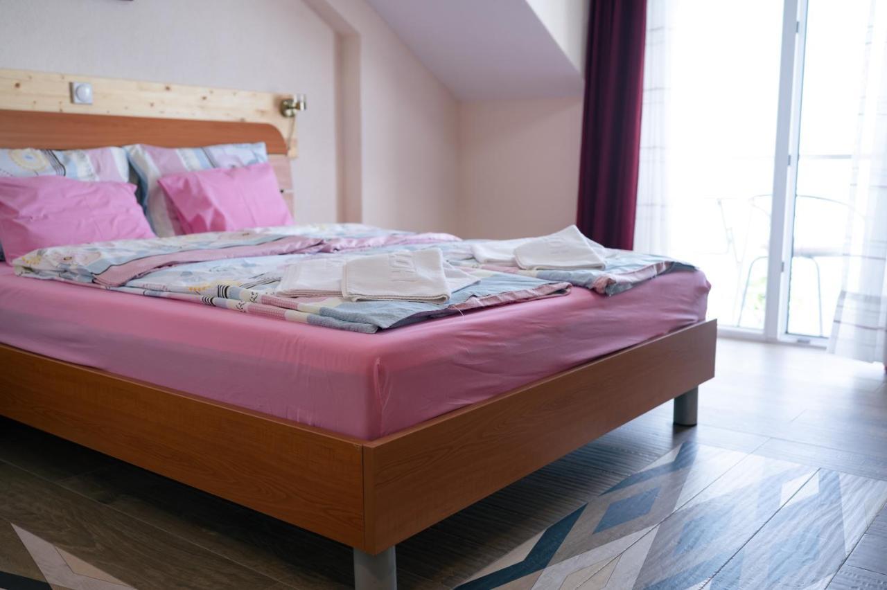Hotel Holiday-M Охрид Екстер'єр фото