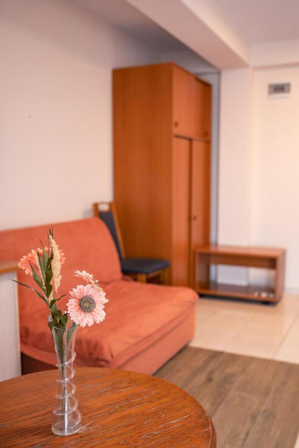 Hotel Holiday-M Охрид Екстер'єр фото