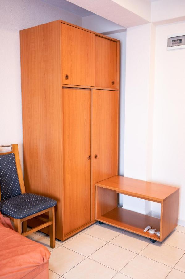 Hotel Holiday-M Охрид Екстер'єр фото