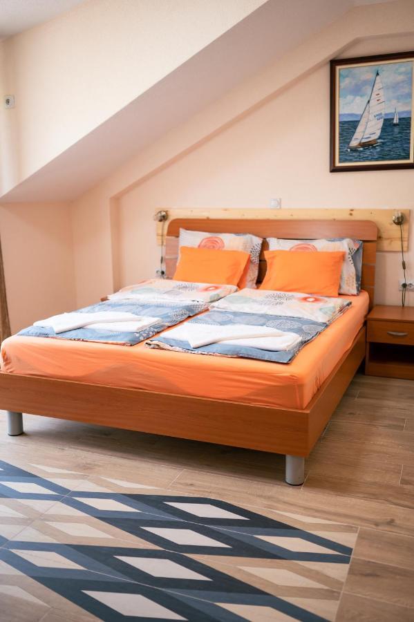 Hotel Holiday-M Охрид Екстер'єр фото