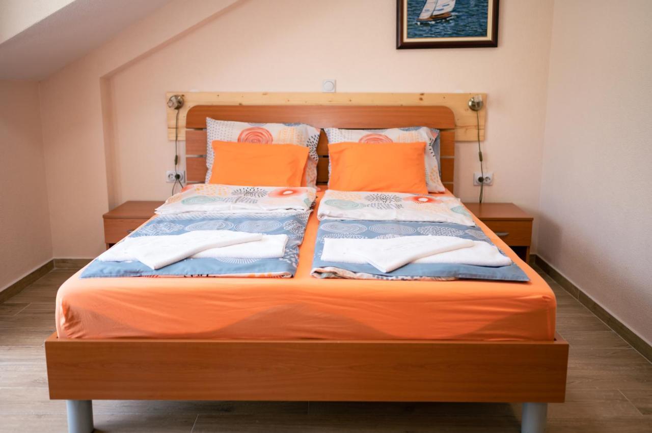 Hotel Holiday-M Охрид Екстер'єр фото