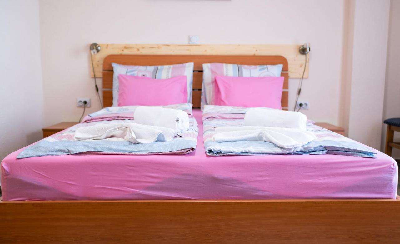 Hotel Holiday-M Охрид Екстер'єр фото