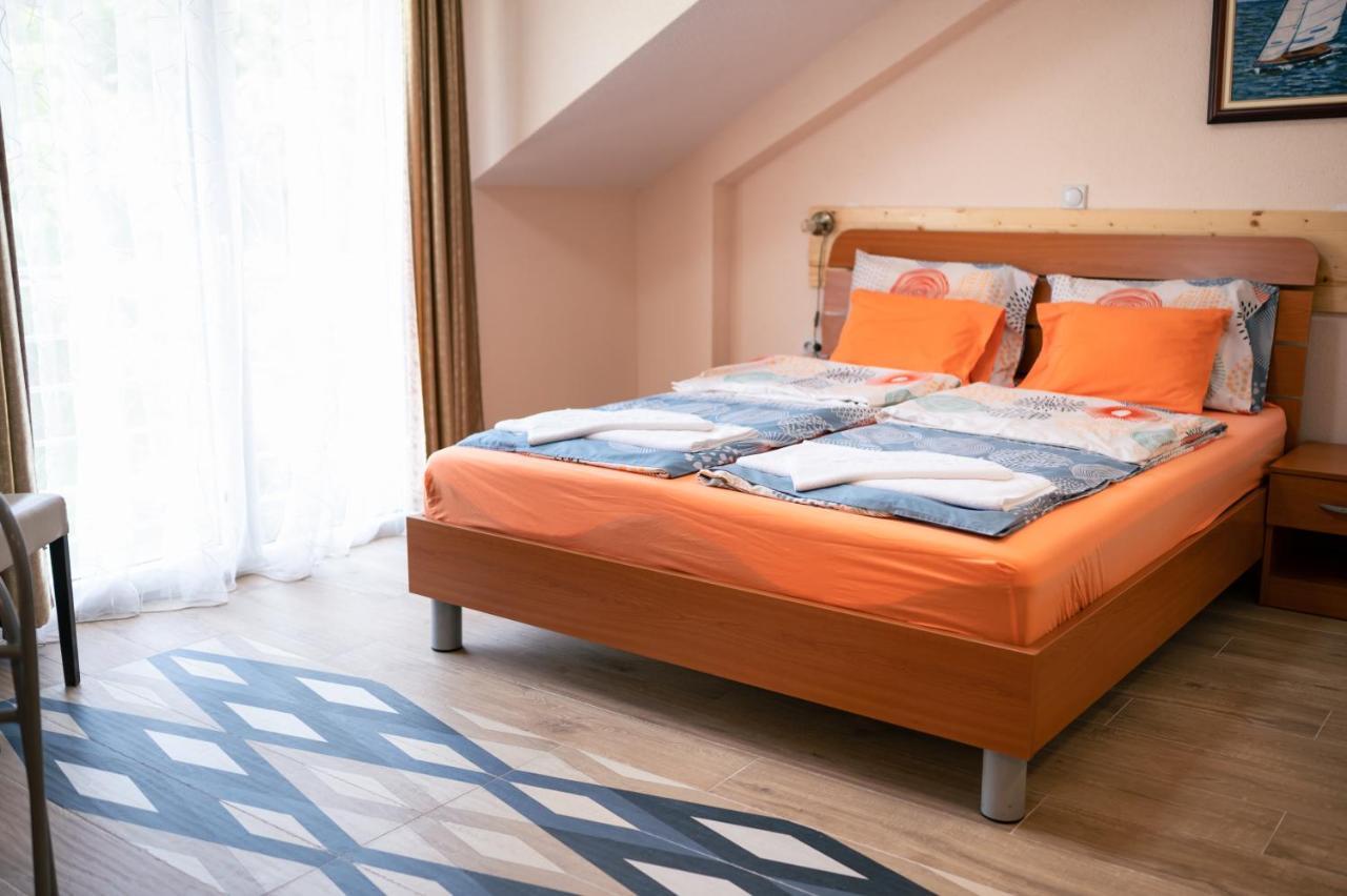 Hotel Holiday-M Охрид Екстер'єр фото
